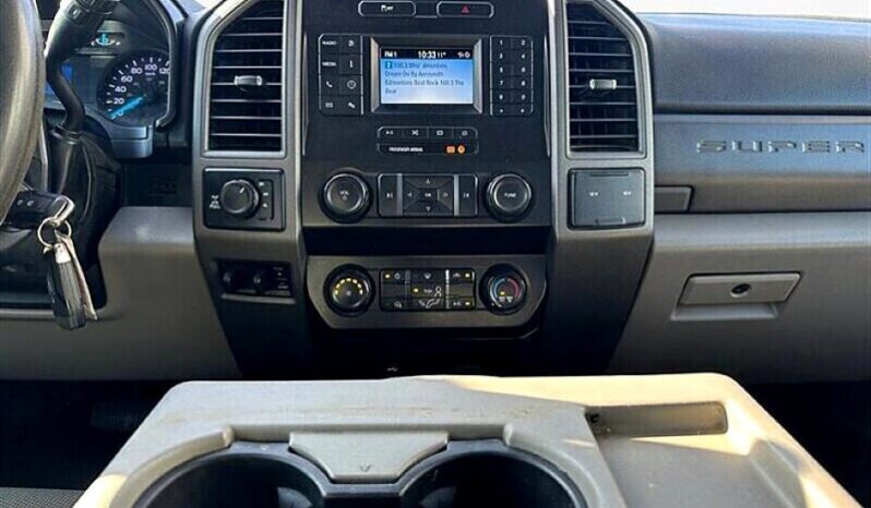 
								2020 Ford F-350 XLT 4×4 full									