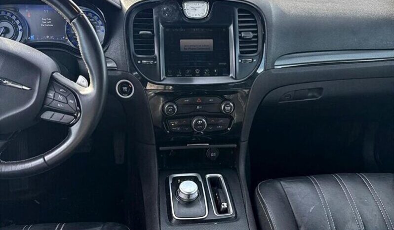
								2016 Chrysler 300 Series S full									