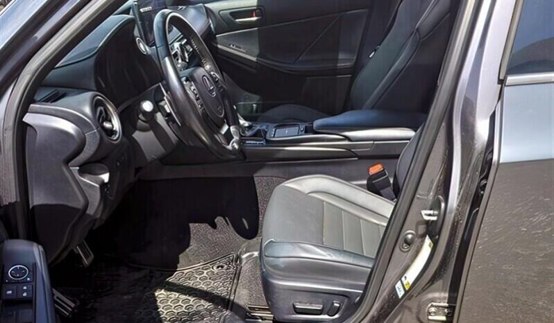 
								2021 Lexus IS 300 AWD full									