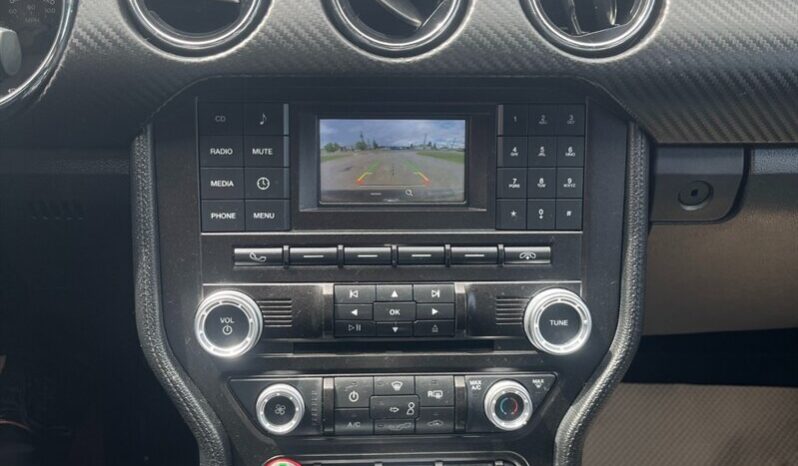 
								2016 Ford Mustang V6 Covertible full									