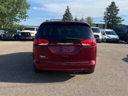 
										2017 Chrysler Pacifica LX 7 Seater full									