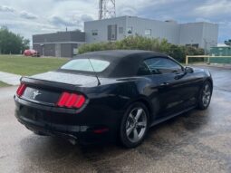 
										2016 Ford Mustang V6 Covertible full									