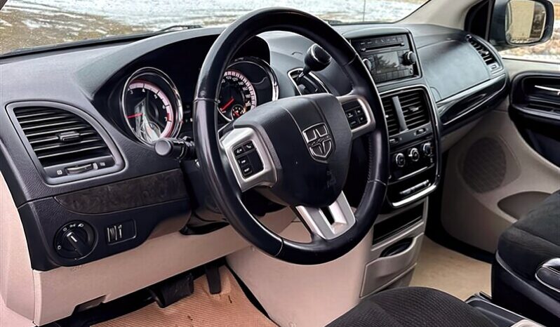 
								2016 Dodge Grand Caravan Canada Value Package full									