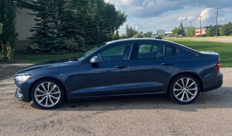 
								2020 Volvo S60 T6 Momentum AWD full									