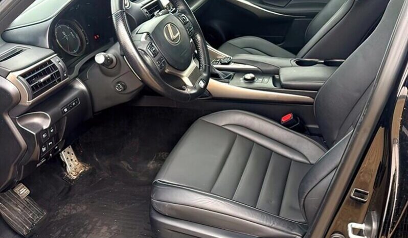 
								2018 Lexus IS 300 F-Sport AWD full									