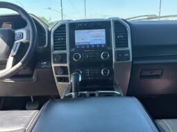 
										2019 Ford F-150 Lariat 4X4 full									