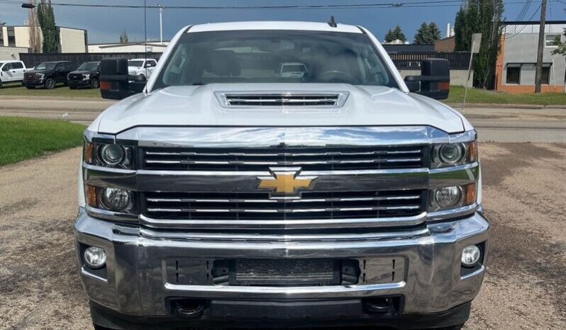 
								2019 Chevrolet Silverado 2500 LT 4X4 full									