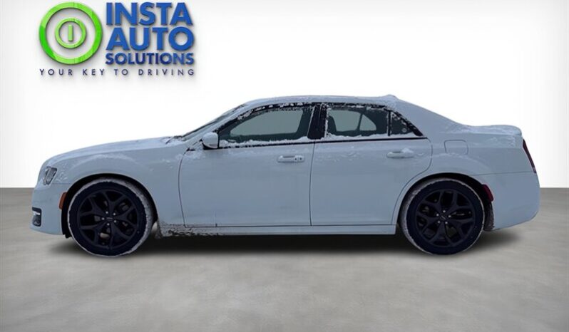
								2022 Chrysler 300 Series S V6 full									