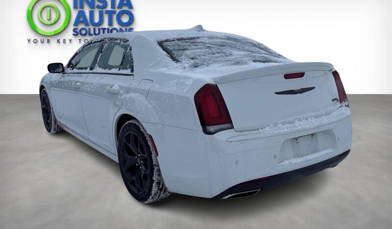 
								2022 Chrysler 300 Series S V6 full									