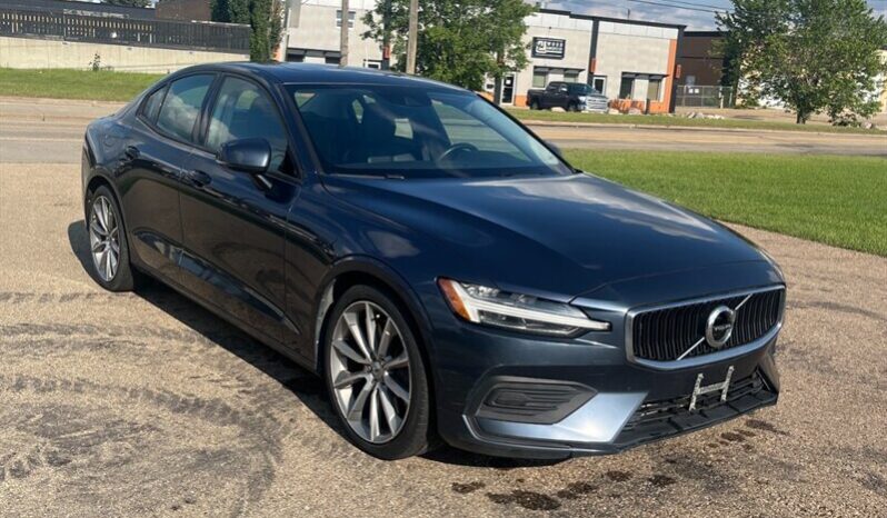 
								2020 Volvo S60 T6 Momentum AWD full									