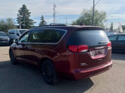 
										2017 Chrysler Pacifica LX 7 Seater full									