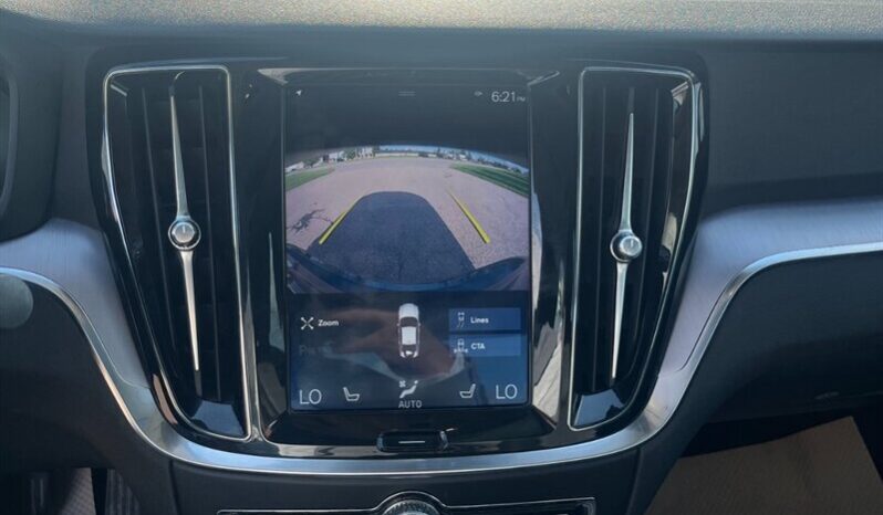 
								2020 Volvo S60 T6 Momentum AWD full									