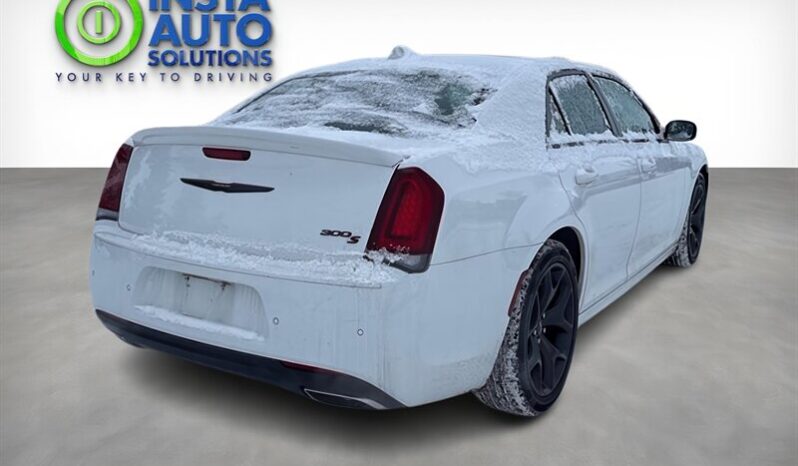 
								2022 Chrysler 300 Series S V6 full									