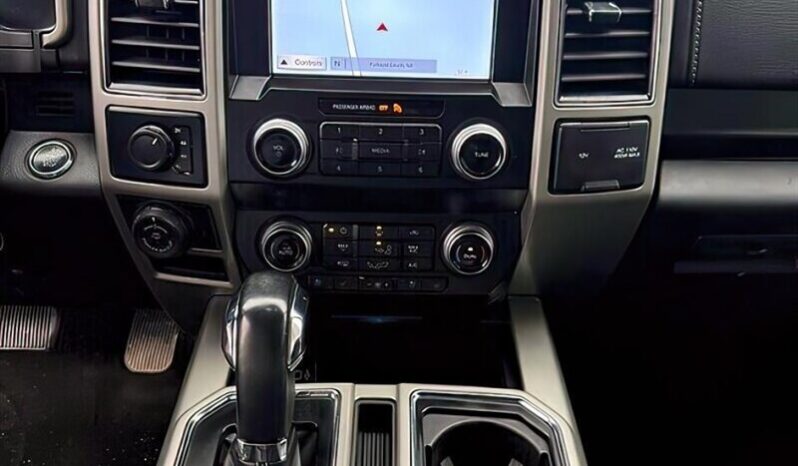 
								2019 Ford F-150 Lariat 4X4 full									