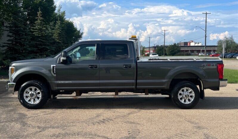 
								2019 Ford F-350 XLT Diesel 4×4 full									
