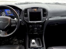 
										2022 Chrysler 300 Series S V6 full									