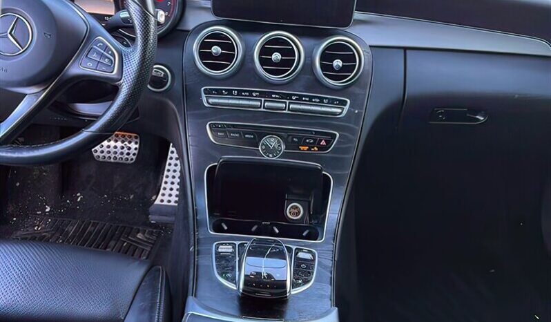 
								2018 Mercedes-Benz C-Class C 300 4MATIC AWD full									