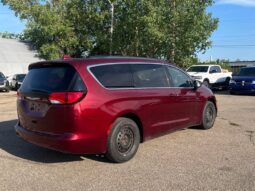 
										2017 Chrysler Pacifica LX 7 Seater full									