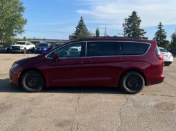 
										2017 Chrysler Pacifica LX 7 Seater full									