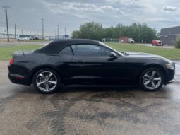 
										2016 Ford Mustang V6 Covertible full									