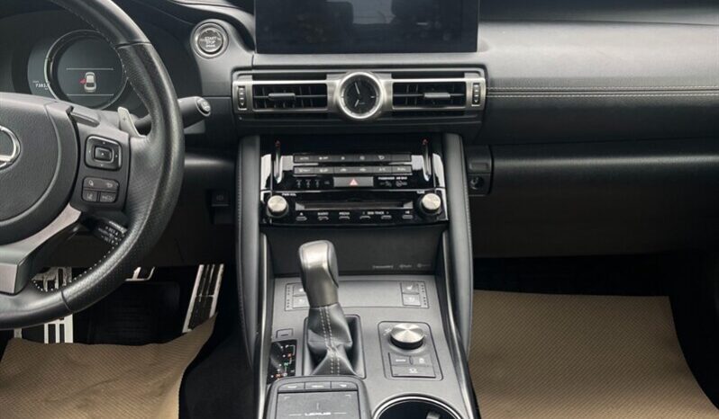 
								2021 Lexus IS 300 F-SPORT AWD full									