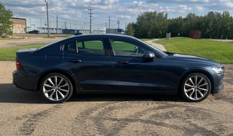 
								2020 Volvo S60 T6 Momentum AWD full									