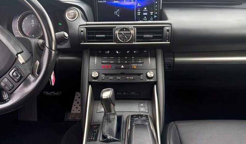 
								2018 Lexus IS 300 F-Sport AWD full									