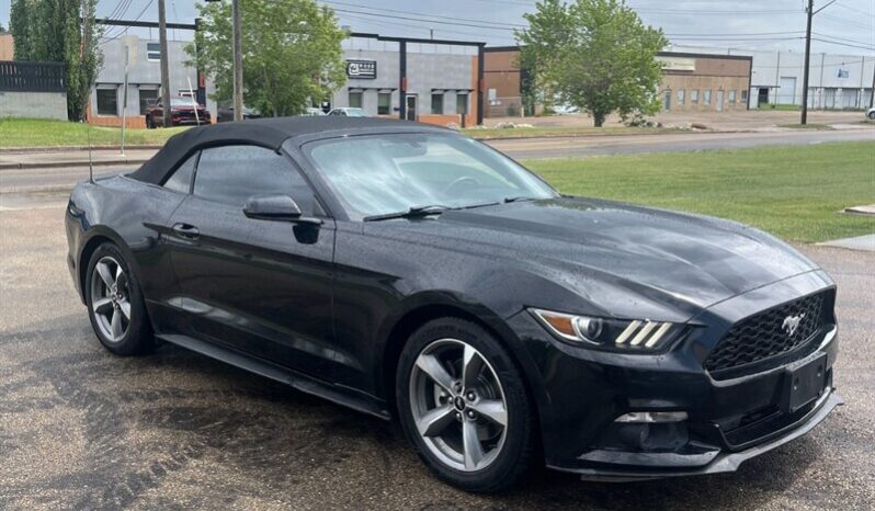 
								2016 Ford Mustang V6 Covertible full									
