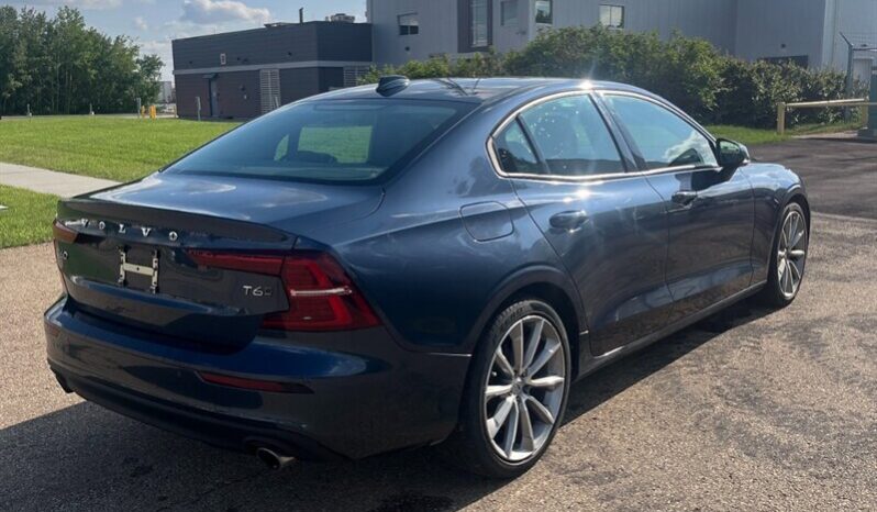 
								2020 Volvo S60 T6 Momentum AWD full									