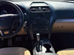
										2017 Ford Explorer AWD 7 Passenger full									