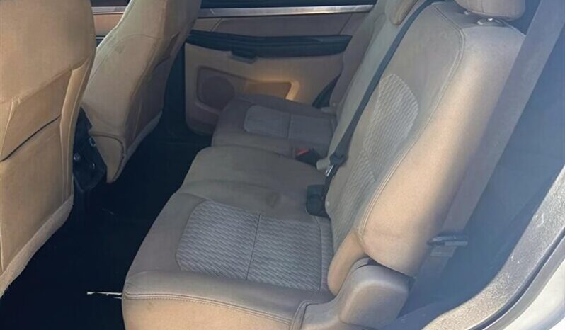 
								2017 Ford Explorer AWD 7 Passenger full									