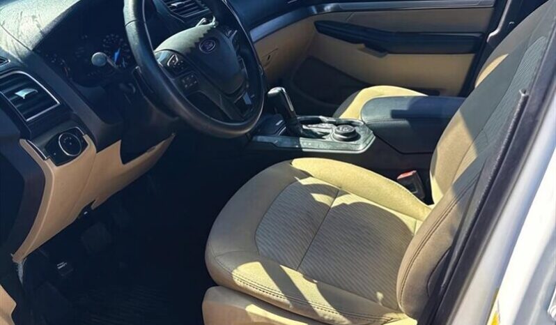 
								2017 Ford Explorer AWD 7 Passenger full									