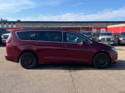 
										2017 Chrysler Pacifica LX 7 Seater full									