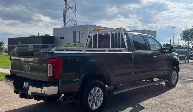 
								2019 Ford F-350 XLT Diesel 4×4 full									