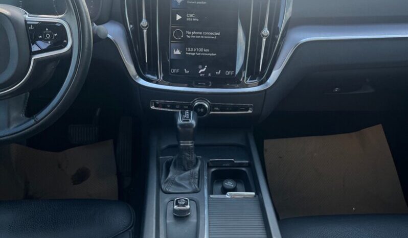 
								2020 Volvo S60 T6 Momentum AWD full									