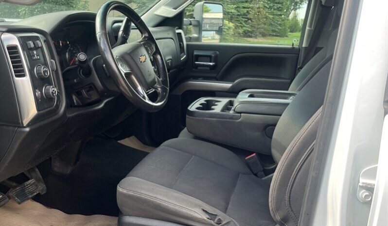 
								2019 Chevrolet Silverado 2500 LT 4X4 full									