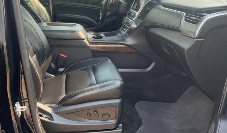 
								2017 Chevrolet Tahoe LT2 4×4 8 passenger full									