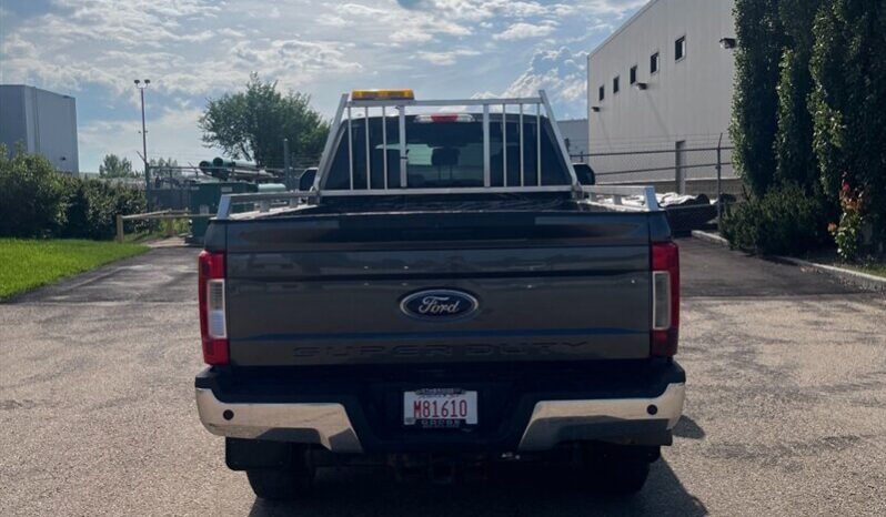 
								2019 Ford F-350 XLT Diesel 4×4 full									
