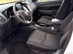 
										2024 Mitsubishi RVR ES full									
