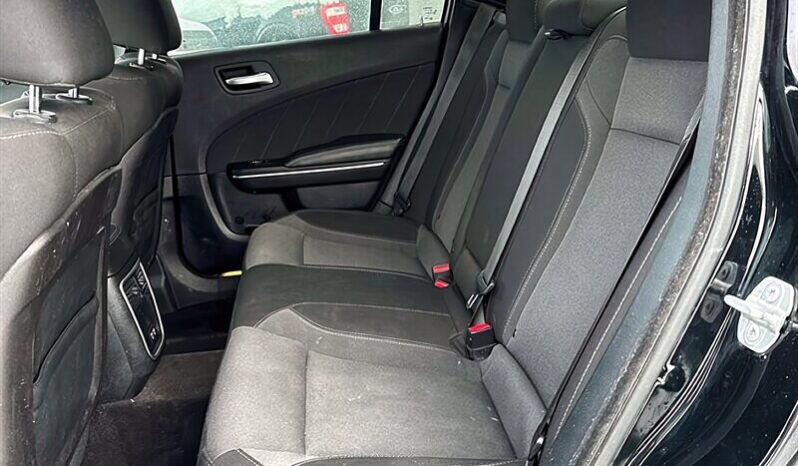 
								2017 Dodge Charger SXT full									