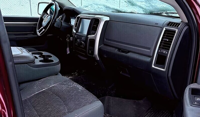 
								2017 RAM 1500 SLT 4X4 full									