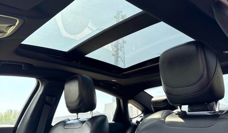 
								2016 Chrysler 200 S AWD full									