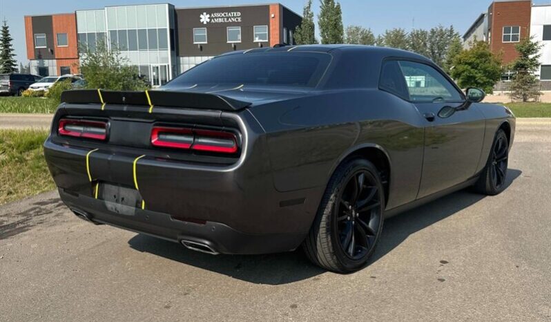 
								2017 Dodge Challenger SXT Plus full									