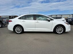 
										2022 Toyota Corolla LE full									