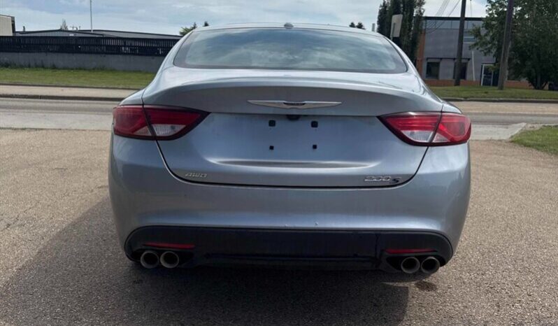 
								2016 Chrysler 200 S AWD full									