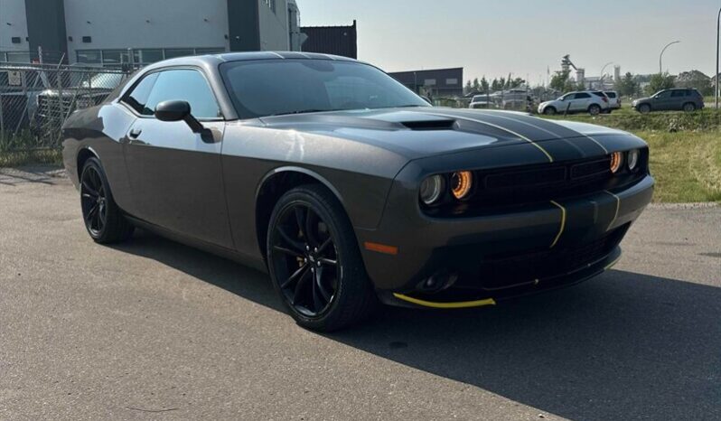 
								2017 Dodge Challenger SXT Plus full									