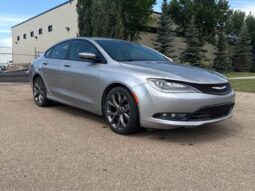 
										2016 Chrysler 200 S AWD full									