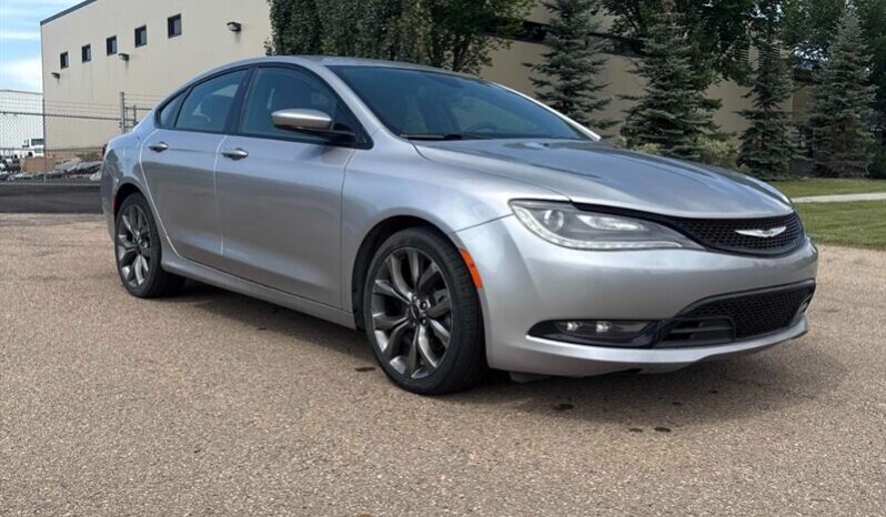 
								2016 Chrysler 200 S AWD full									