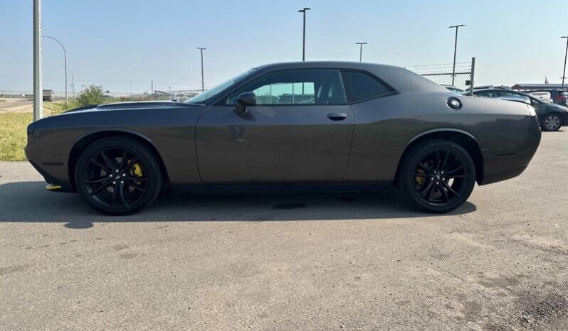 
								2017 Dodge Challenger SXT Plus full									