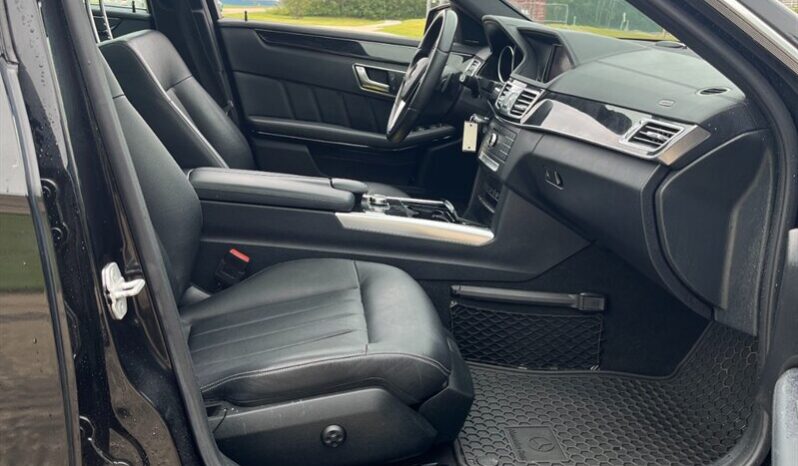 
								2016 Mercedes-Benz E-Class E 400 4MATIC AWD full									
